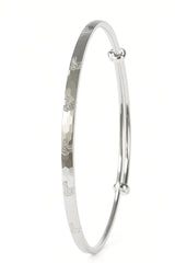 Women’s Textured Silver Kada – Elegant Engraved Bangle